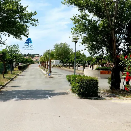 Campsite Mobilhome Place Au Sud Climatise-tv Dans Un Camping Familial Sigean